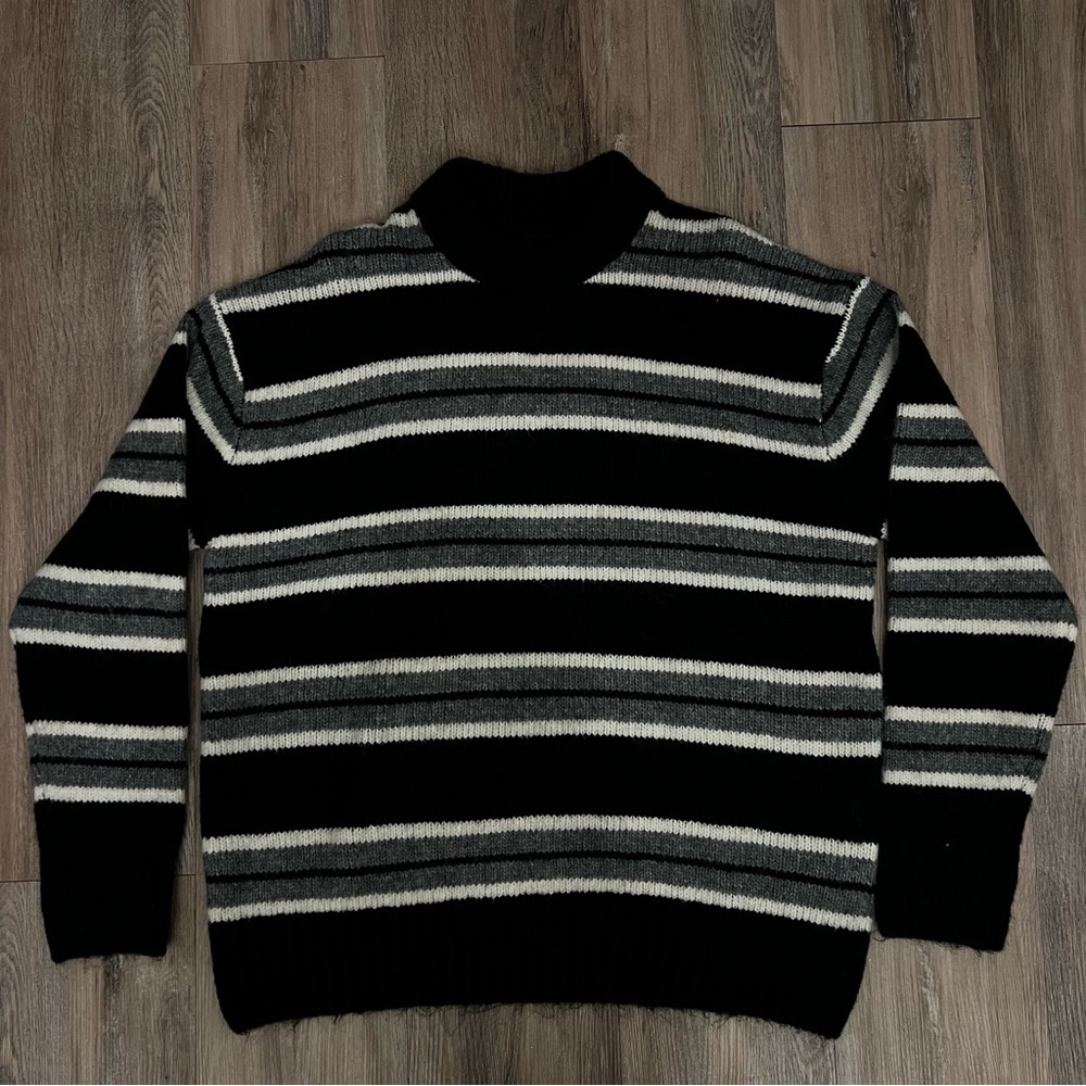 H&M Men's Relaxed Fit Sweater Size M/L oversized fit